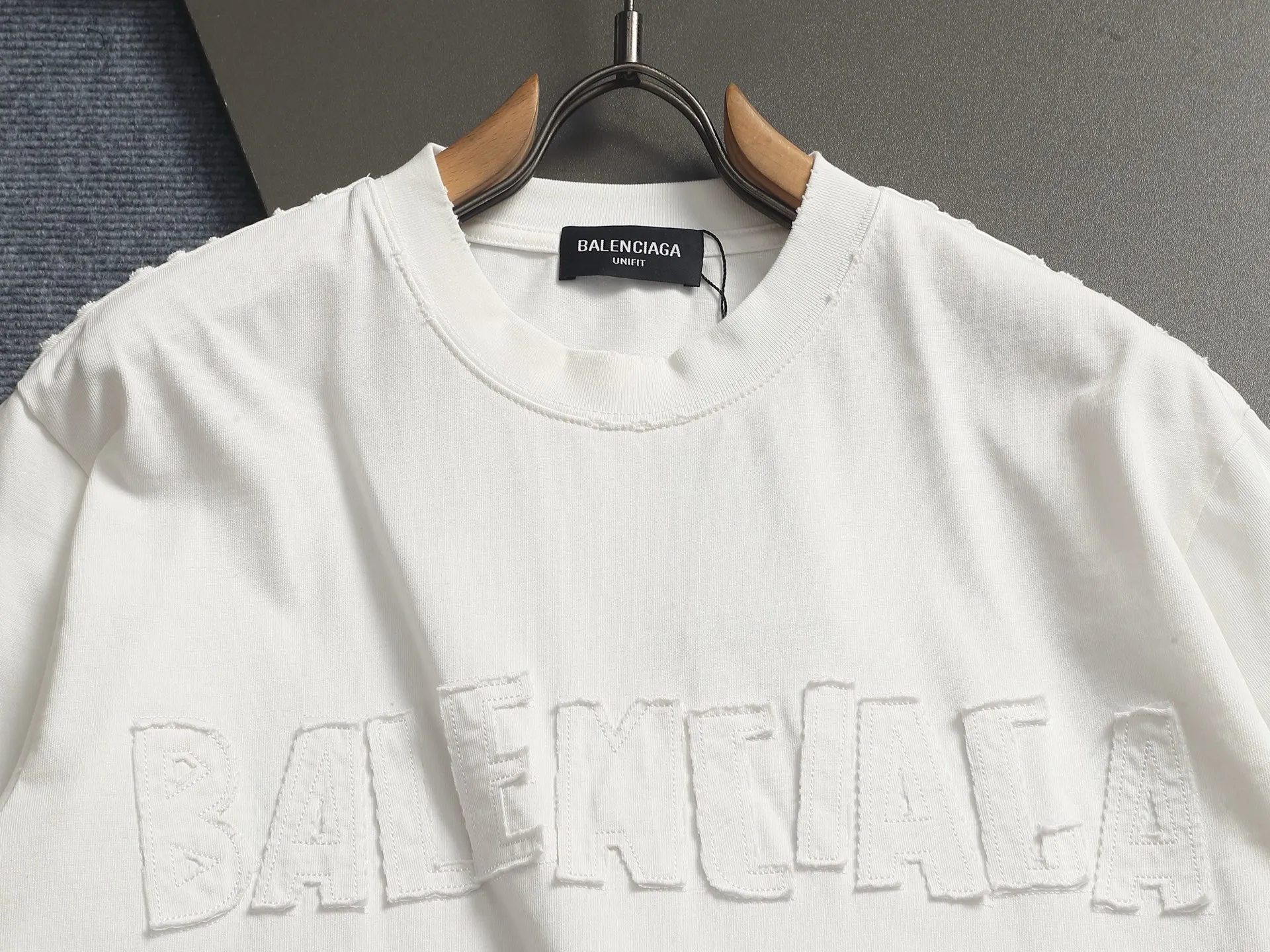 🥝Premium 🥝 𝗕𝗮𝗹𝗲𝗻𝗰𝗶𝗮𝗴/ # 26FW 。 . ZP 320g ， ， 。 。Classic LOGO . n ， 。 ， . Retro. ， OS . Same Style : Black White Size：S M L XL